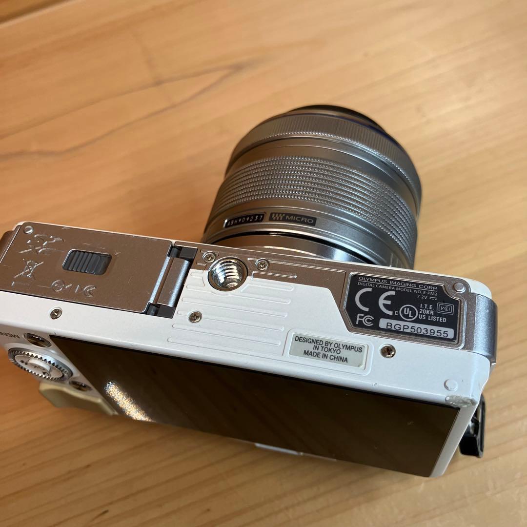 OLYMPUSオリンパス PEN mini E-PM2 ホワイト ミラーレス一眼