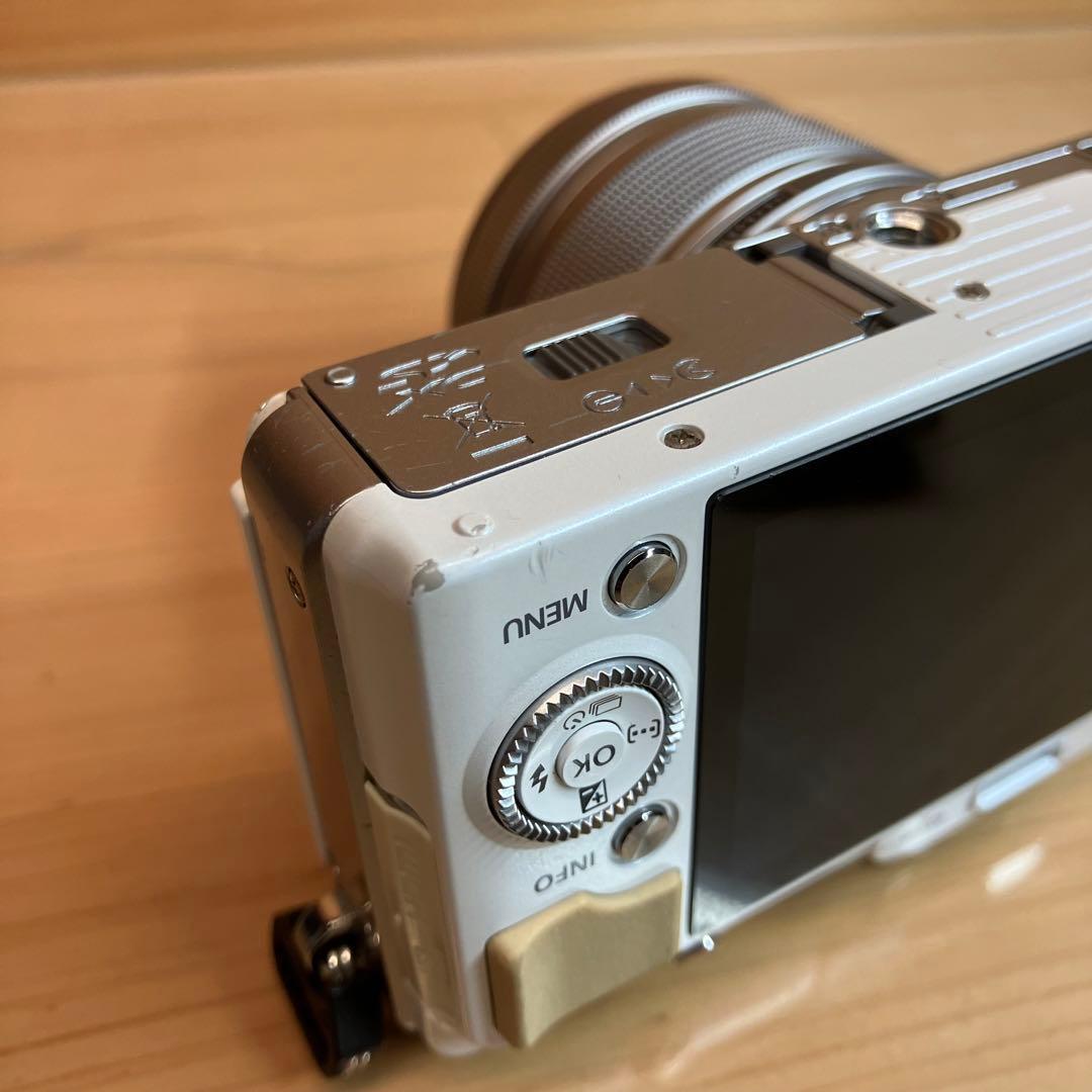 OLYMPUSオリンパス PEN mini E-PM2 ホワイト ミラーレス一眼