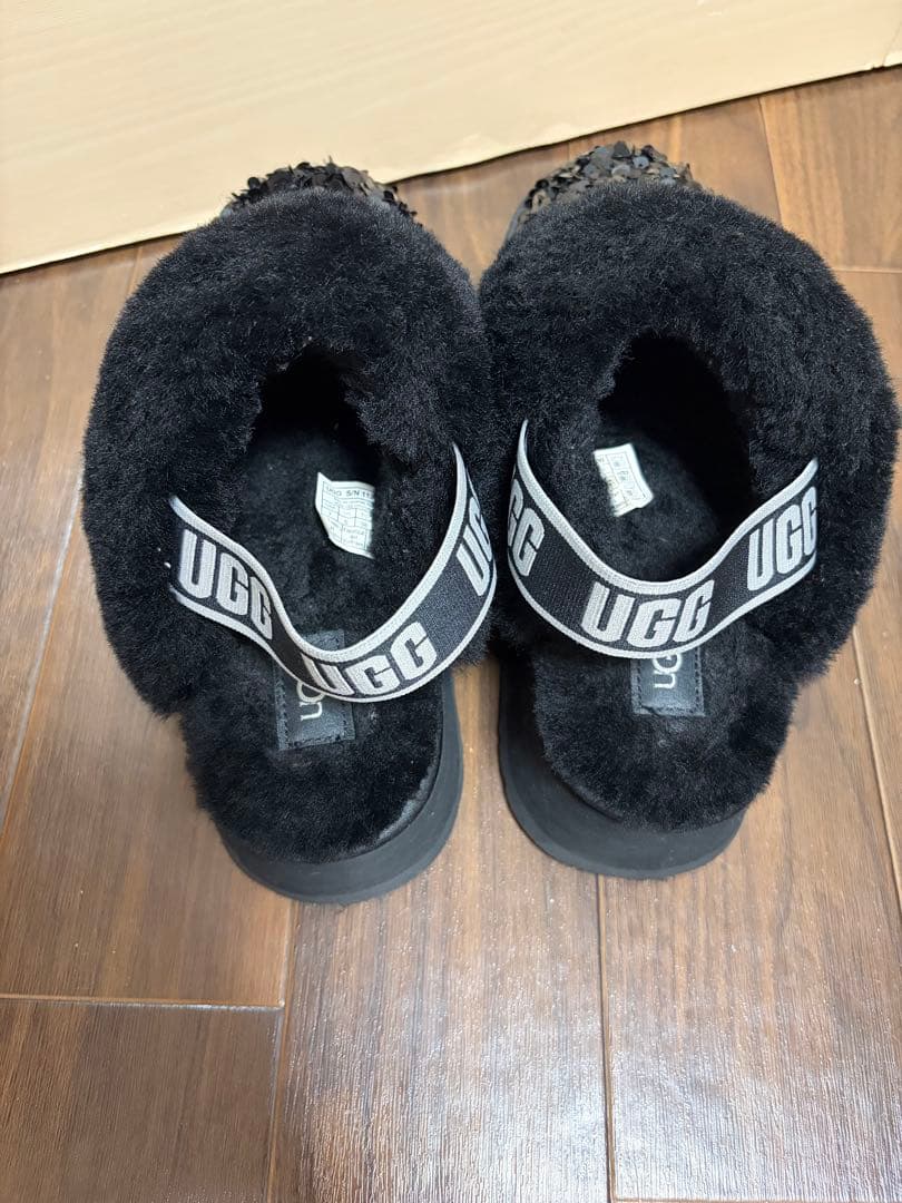 【UGG】Funkette Chunky Sequin厚底ファーサンダル24cm
