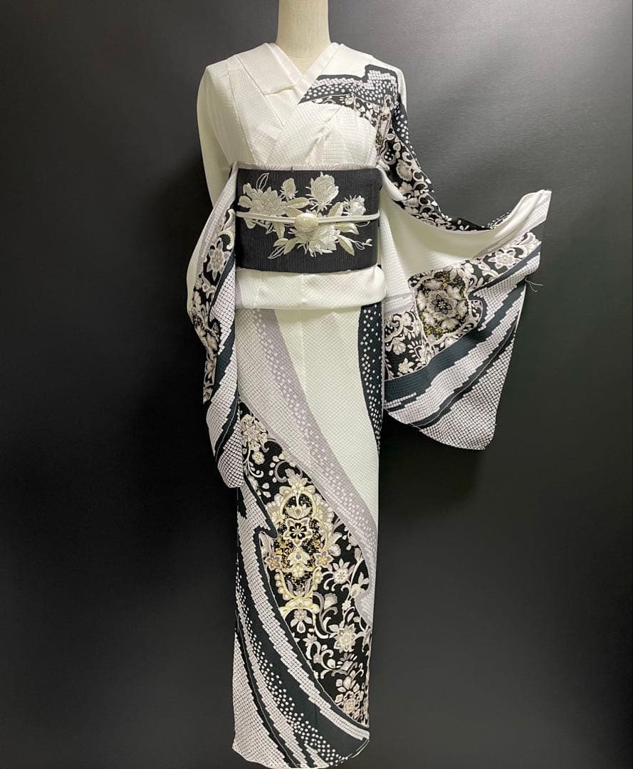 特選金彩訪問着【エキゾチック更紗唐花◆白×黒】疋田文様浮かぶ紋意匠地