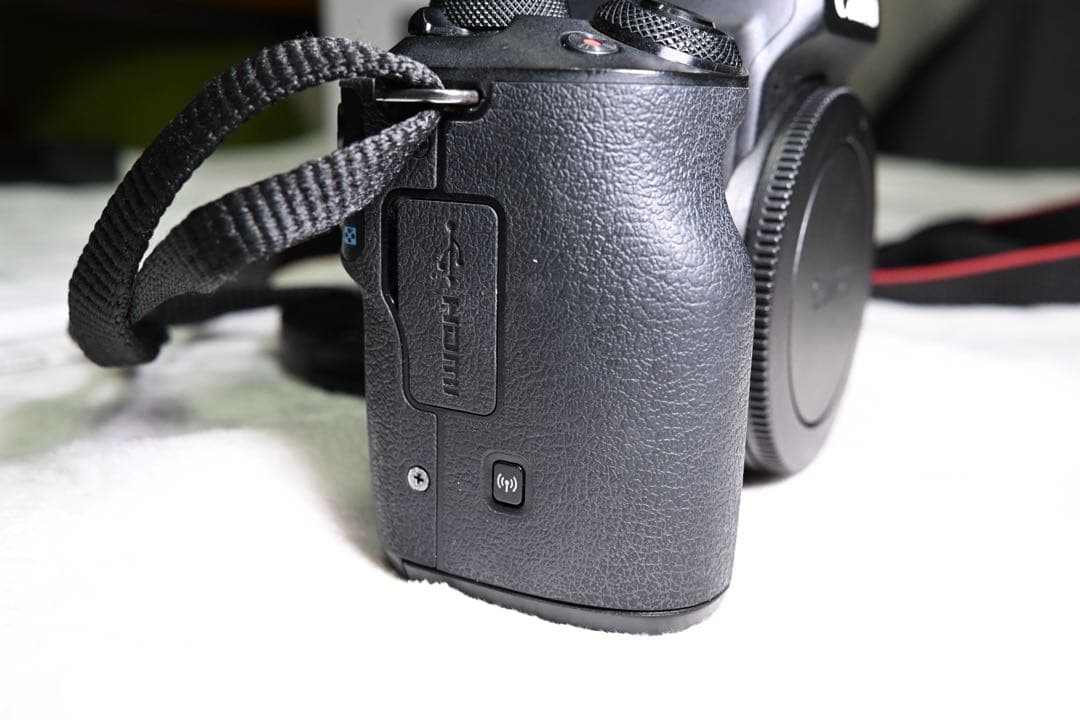 Canon EOS kissM ミラーレスカメラ ダブルズームキット