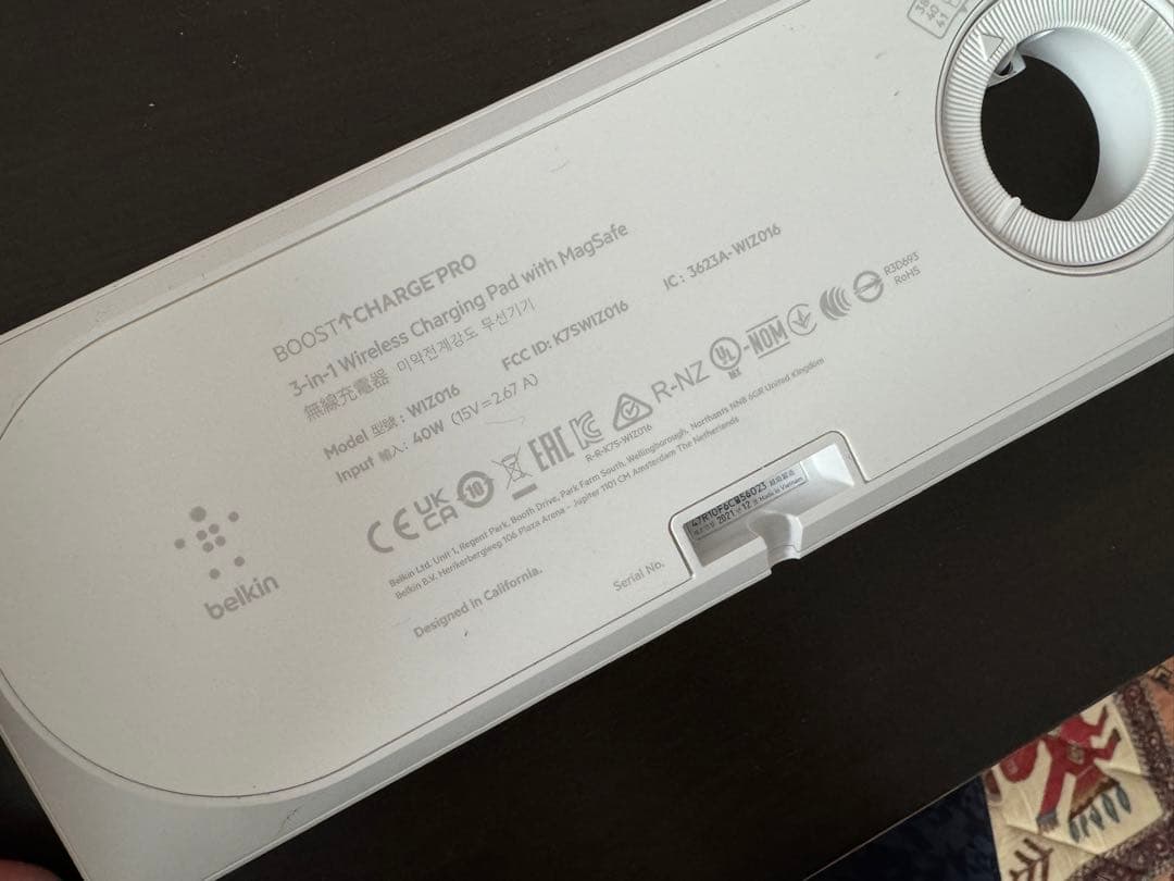 《セール中！》belkin 3in1 充電器