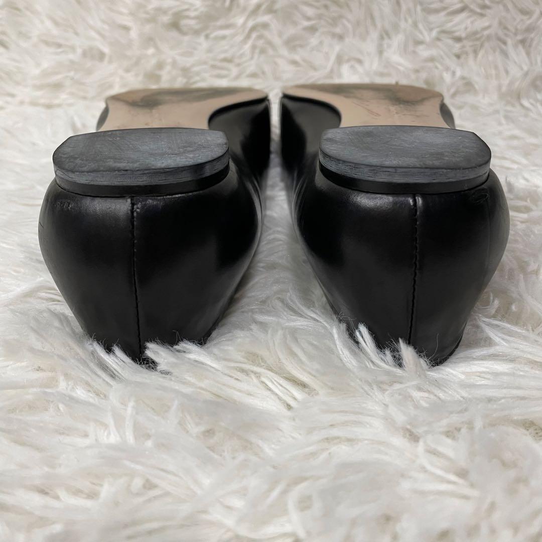 美品　フェラガモ　ヴァラリボン　フラット　パンプス　レザー　黒　金