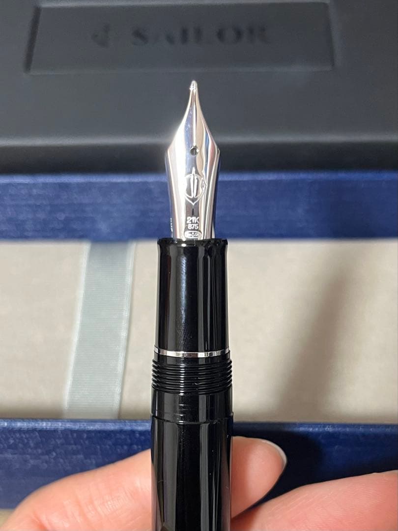 【保証書あり】セーラー万年筆 長刀研ぎ 字幅:NMF(中細) シルバートリム