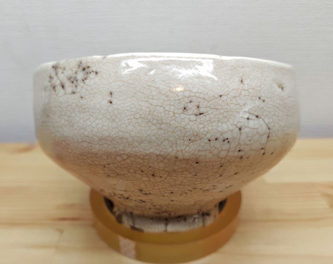 送料込【逢絢亭】茶道具 茶碗 萬古焼 雨漏手茶碗 裏千家書付 佐久間芳丘 共箱