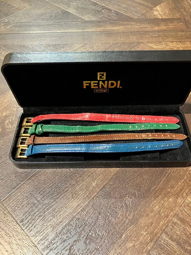 FENDI 時計 交換可能ストラップセット