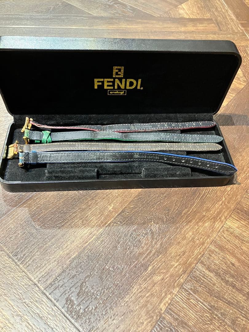 FENDI 時計 交換可能ストラップセット