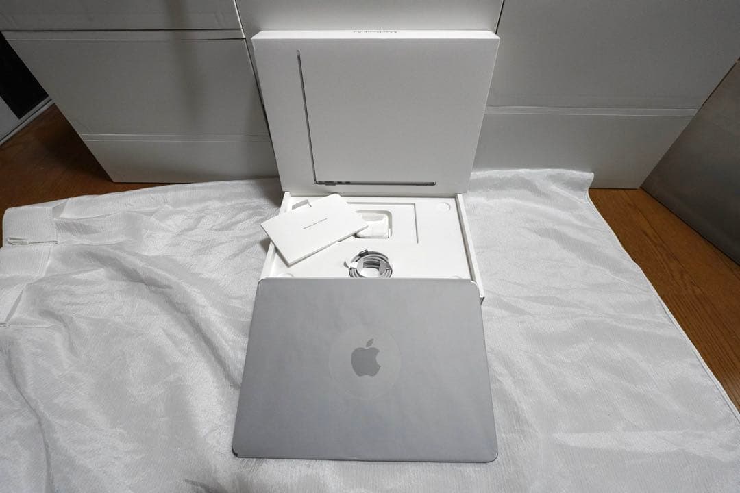 【ほぼ未使用】M2 MacBook Air持ち運びセット　モバイルモニター付き