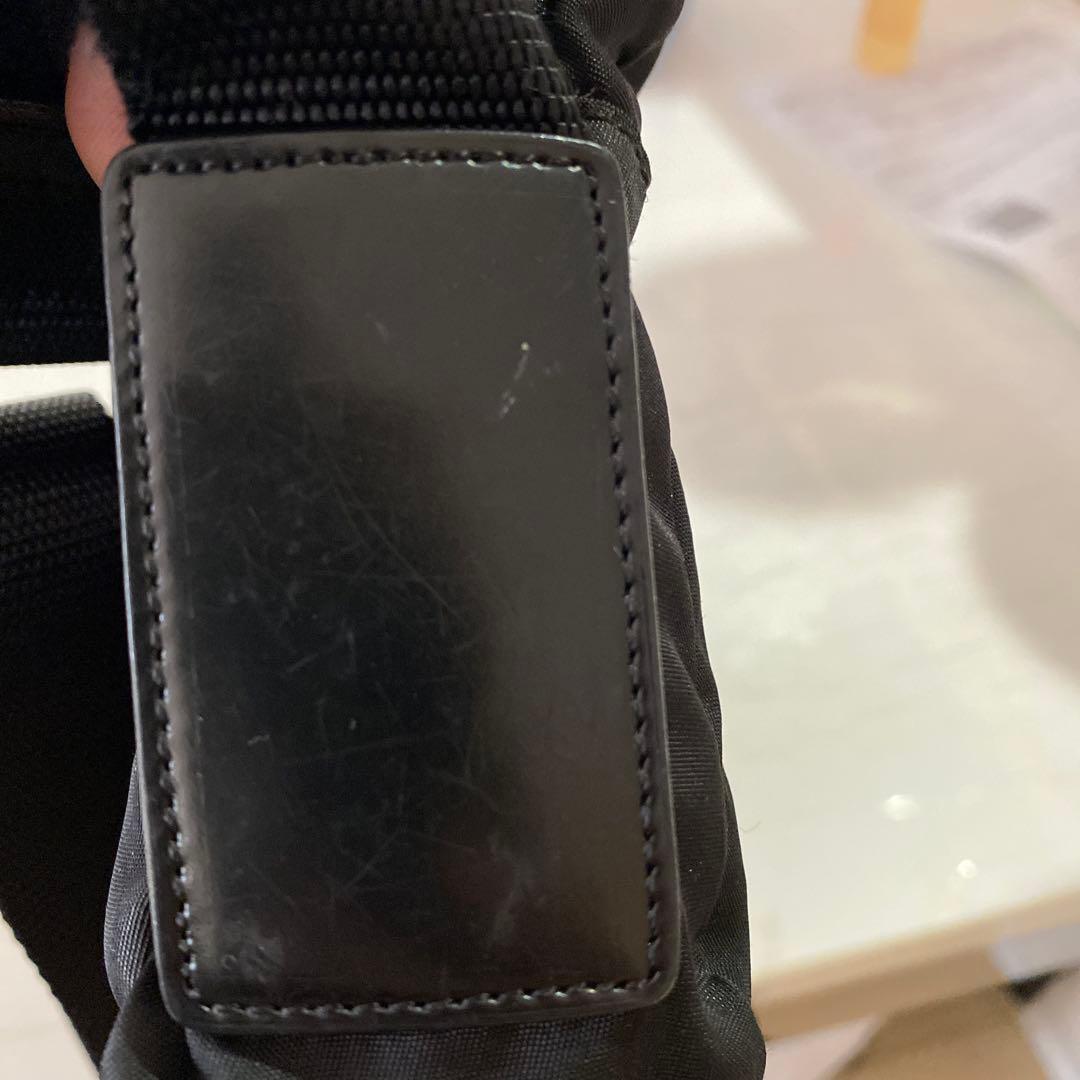 PRADA ブラック ボディバッグ　加工品