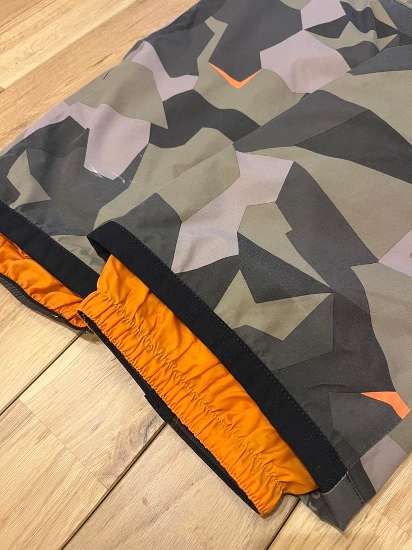 BURTON 子ども用 アノラックジャケットMとスノーボードパンツL2本セット