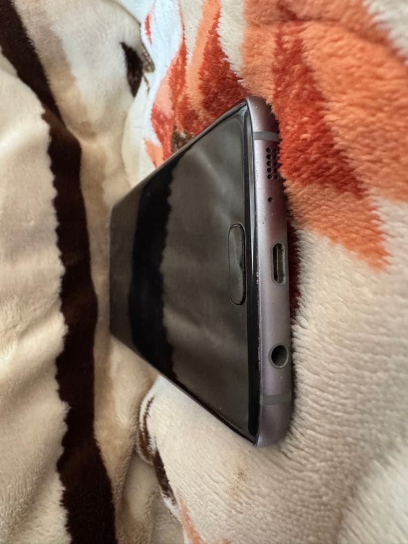 【美品】docomo Galaxy S7 edge 本体 箱付 ケースおまけ