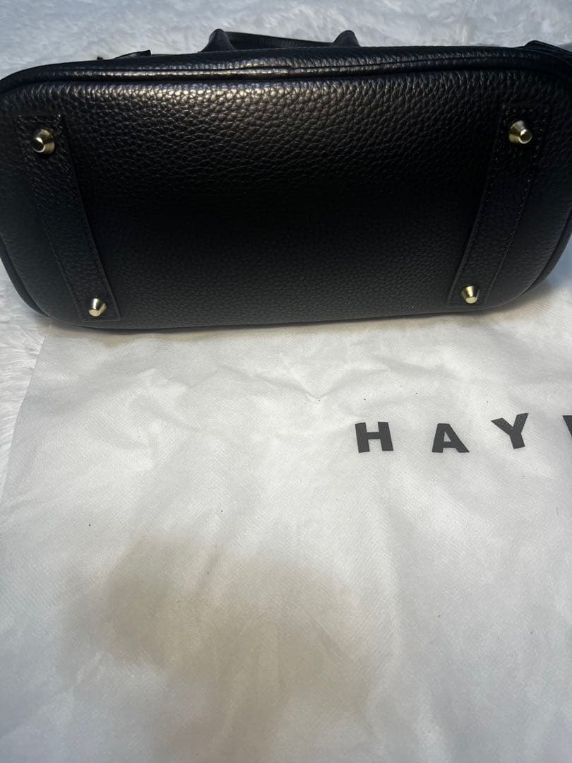 【美品】ヘイニ　レネ　ショルダーバッグ　黒　本革