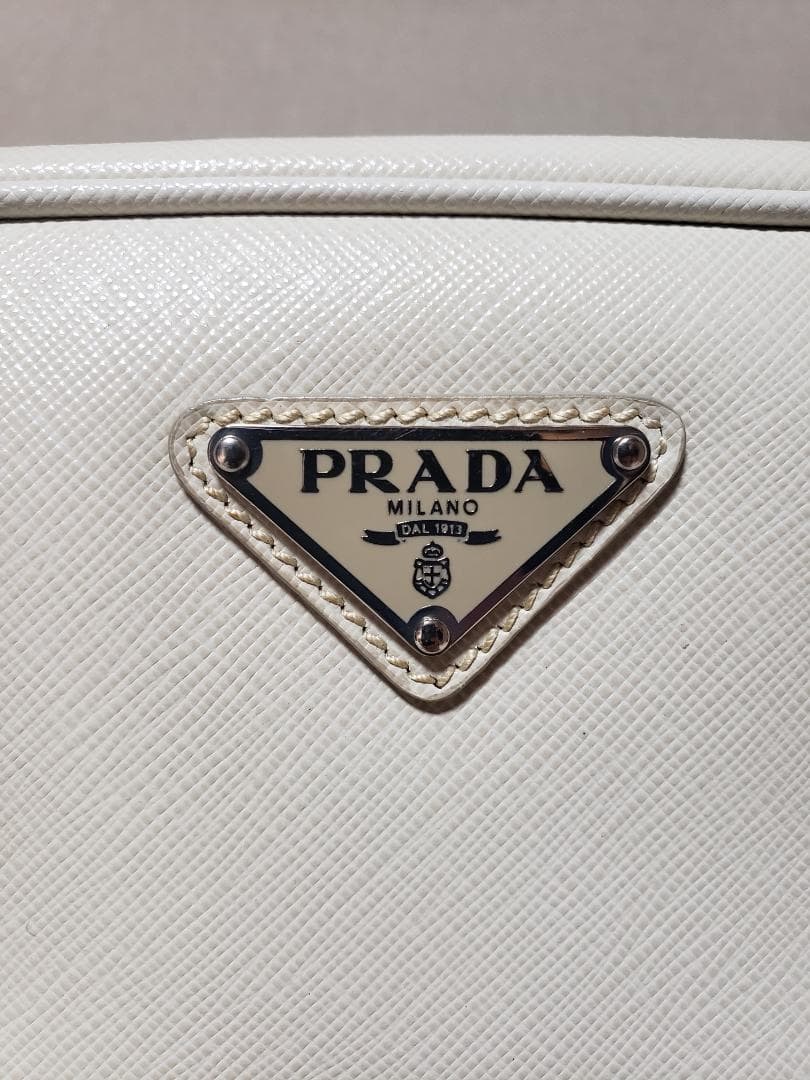 PRADA ガレリア サフィアーノ ミニバッグ　ホワイト