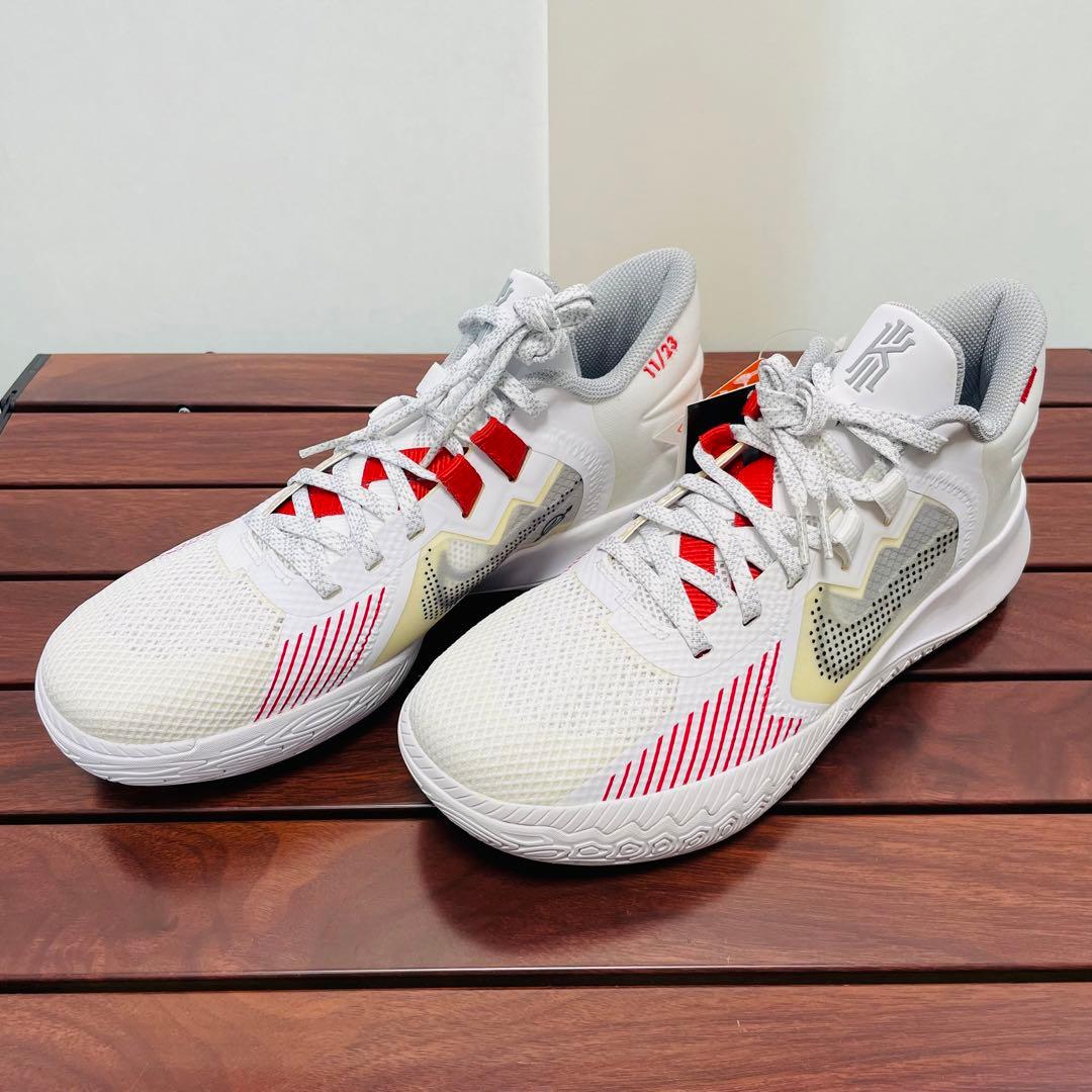 新品 NIKE スニーカー カイリー バスケットシューズ 25.5cm ナイキ