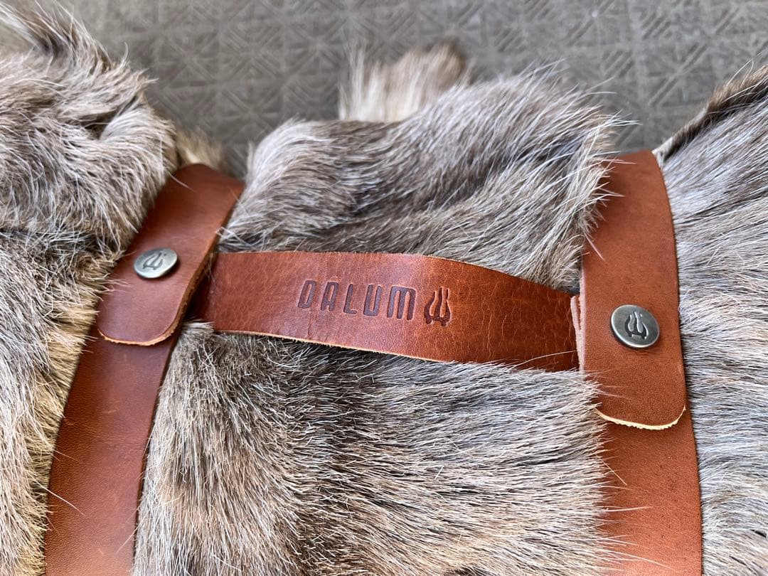 UPIダーラムトナカイファーワード L毛皮ラグ