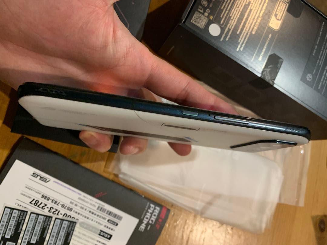 ★必見！ゲーミングスマホ！ROG PHONE 6 16/512日本国内技適有！★