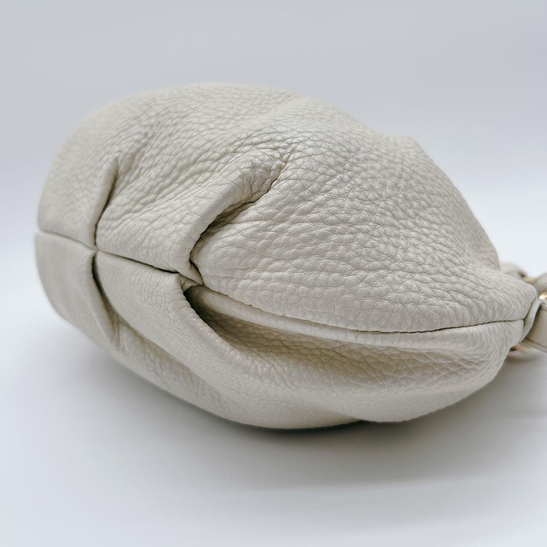 PRADA ワンハンドバッグ レザー ホワイト メタルロゴ ハーフムーン