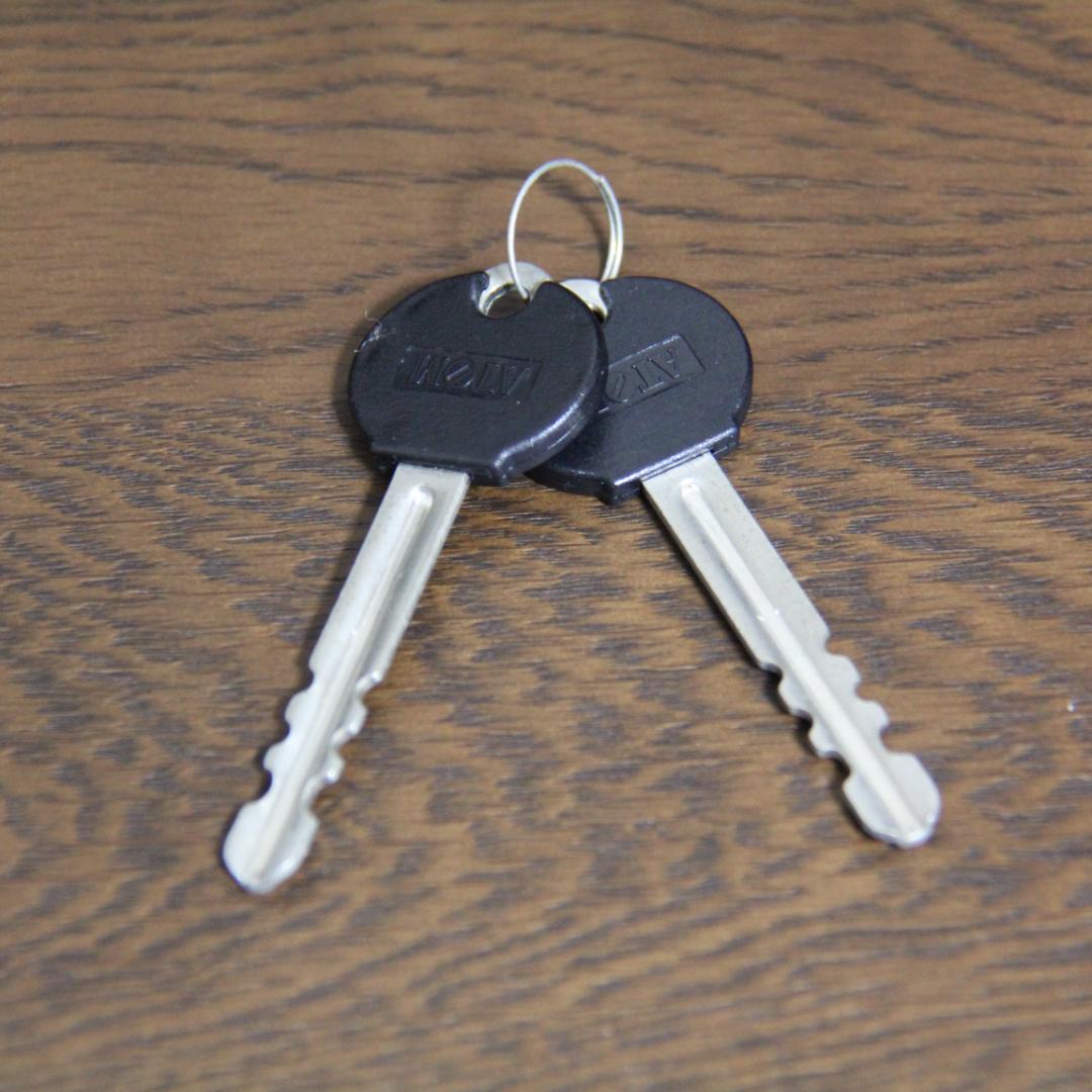 【美品】カリモク学習机（机・本棚＆ライト・椅子・ワゴン）4点セット①