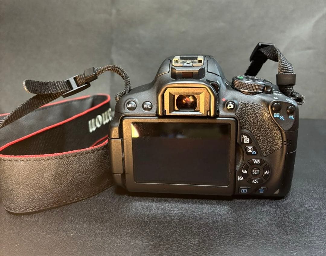 Canon EOS Kiss X7i ダブルレンズセット 美品　箱付き
