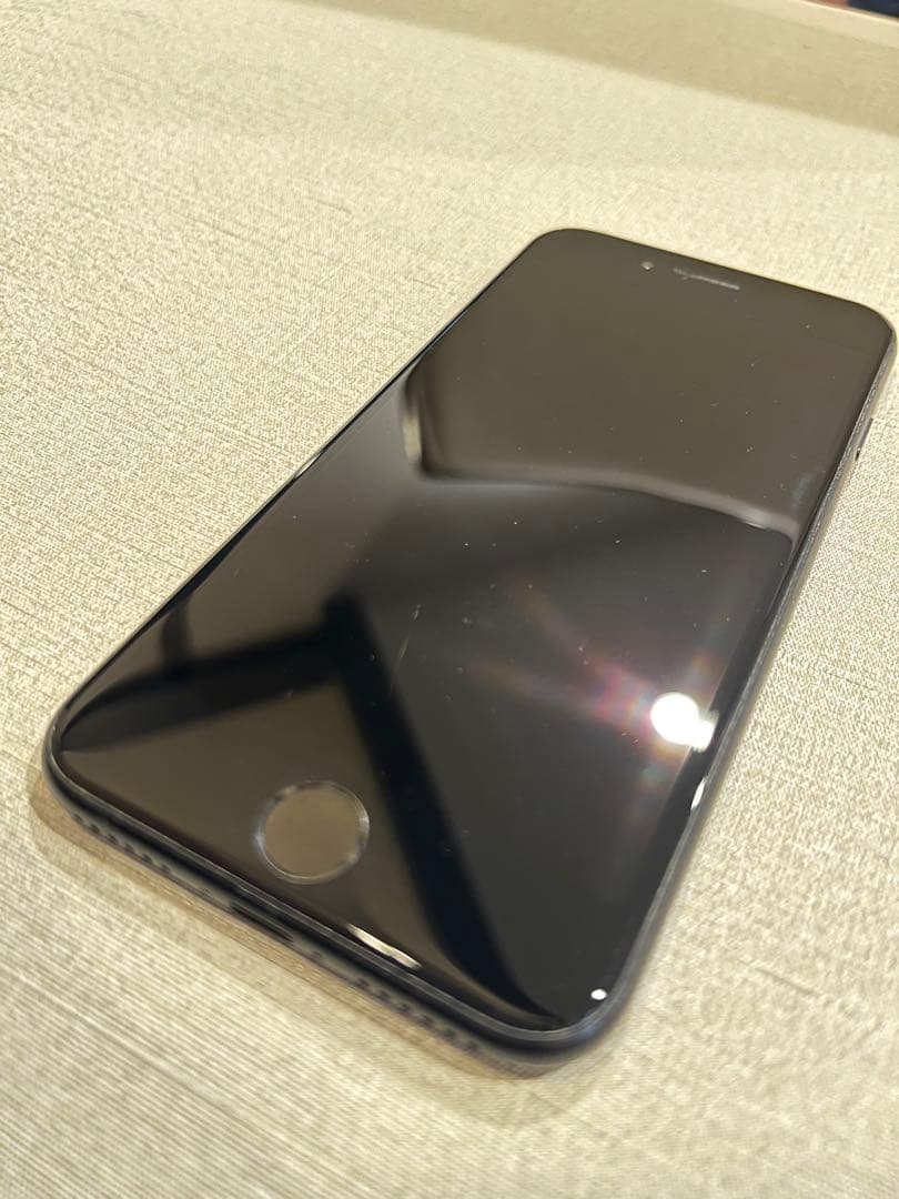 Apple iPhone SE2 128GB SIMフリー　バッテリー82%