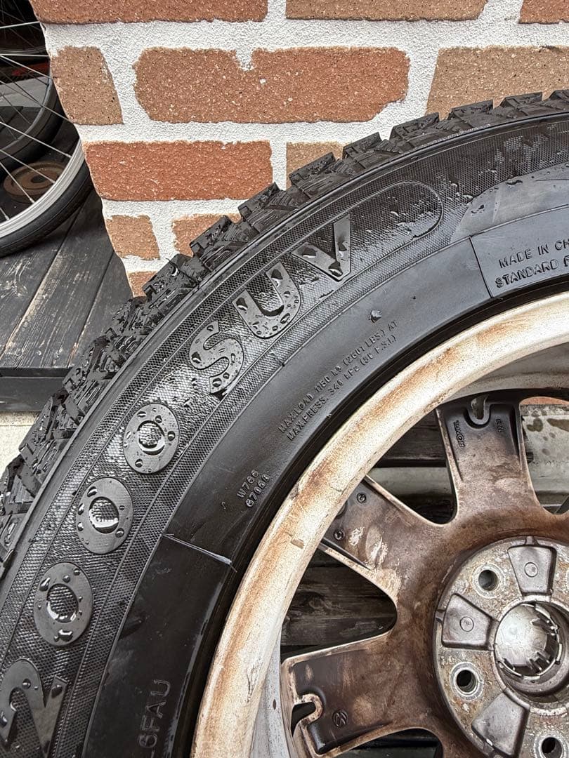 フォルクスワーゲン18インチトゥワレグホイール×スタッドレス 265/60R18