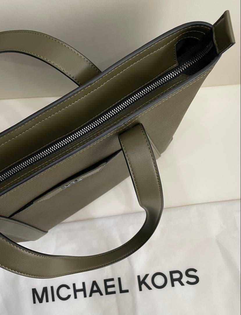 【新品未使用❤︎】MICHAEL KORS オリーブビジネスバッグ　マイケルコース