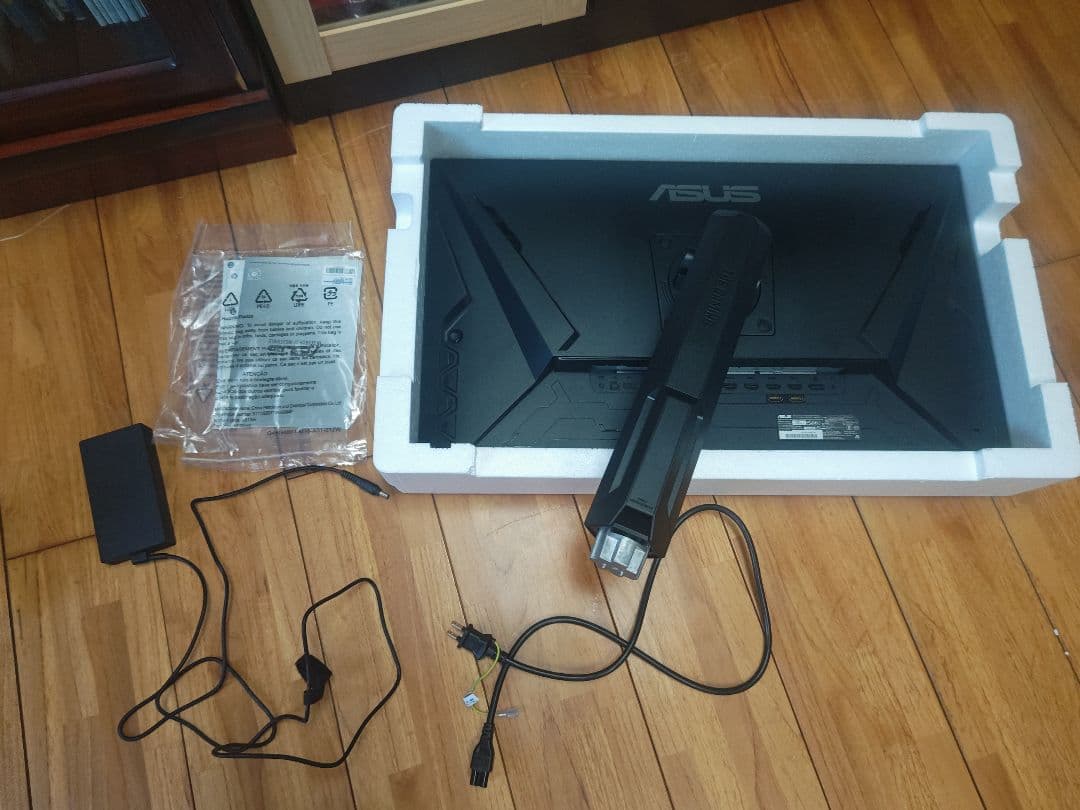 ASUS ゲーミングモニター VG28UQL1A 28インチ 4K 144hz