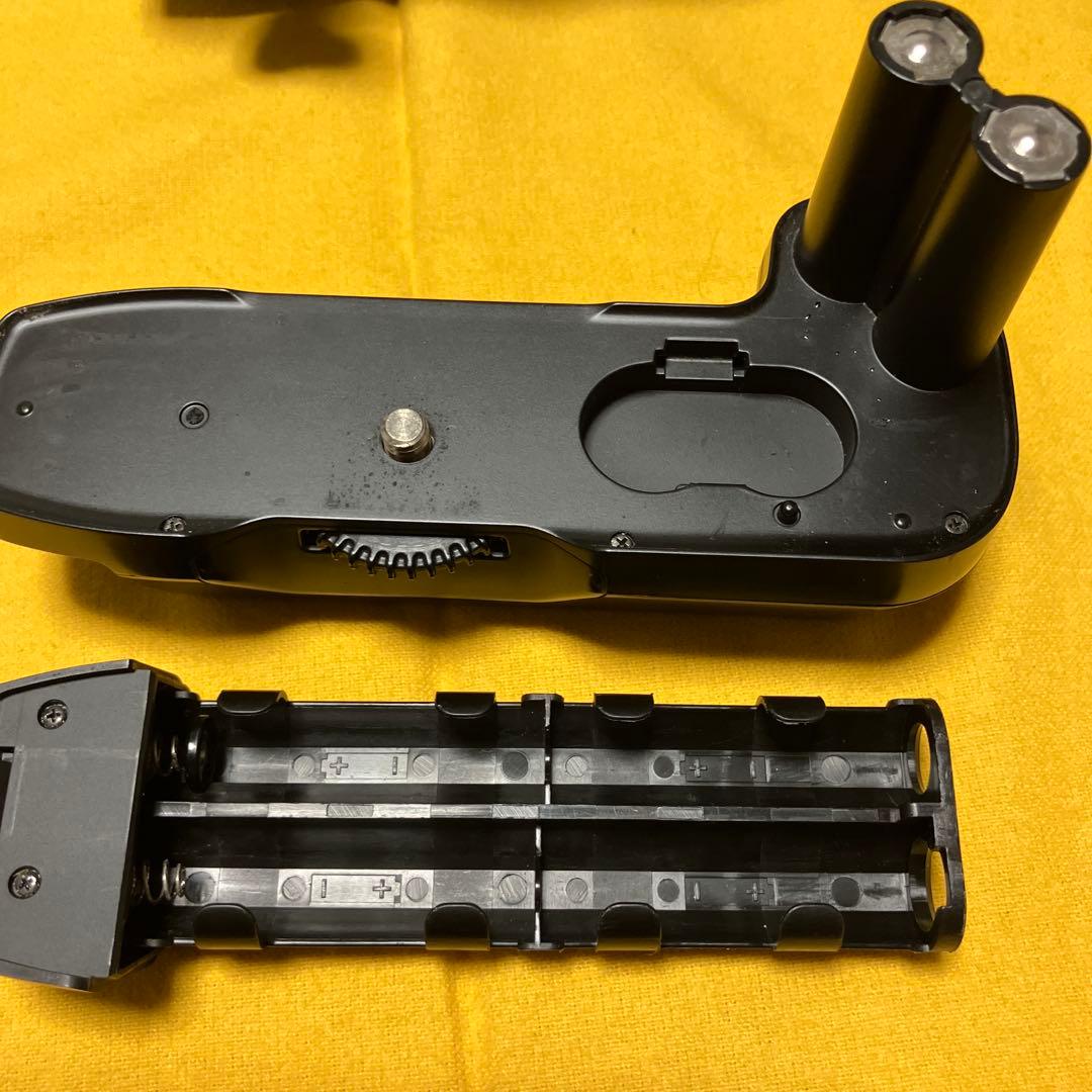 NIKON ニコンF80ボディ +バッテリーケースMB-16付