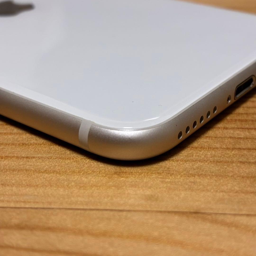 t*2様 バッテリー新品　iPhoneSE第3世代64GB SIMフリー　美品