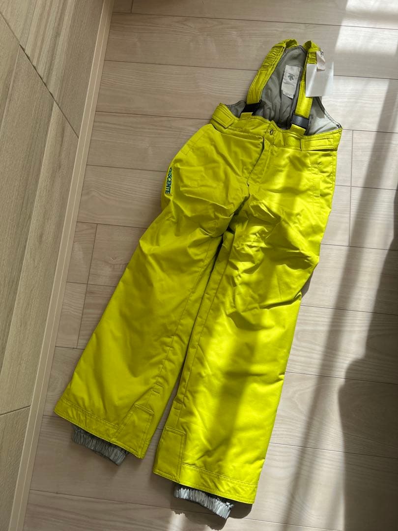 DESCENTE キッズスキーウェア上下セット 140 クリーニング済み