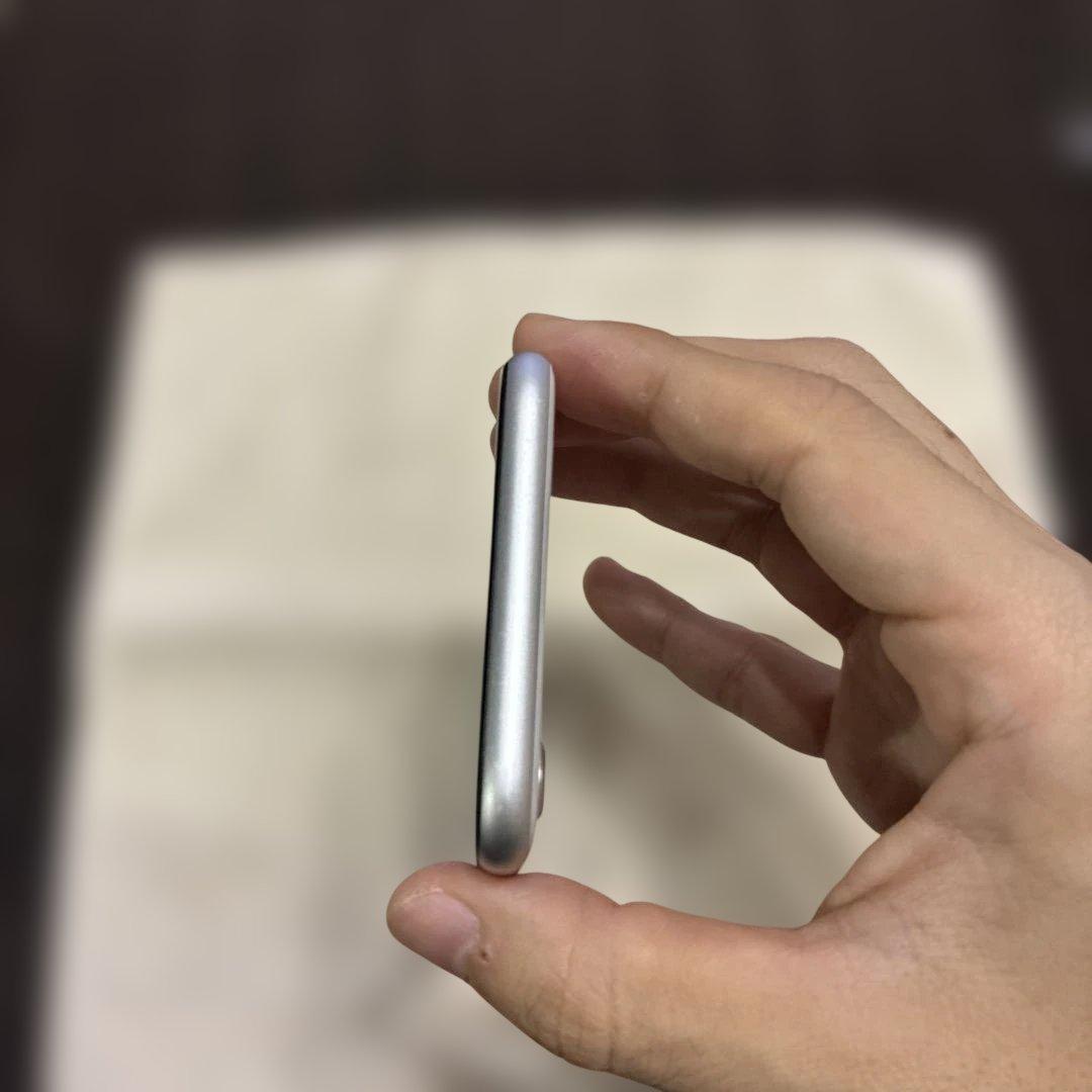 iPhone SE 第2世代 ホワイト 64GB 最大容量75% SIMフリー