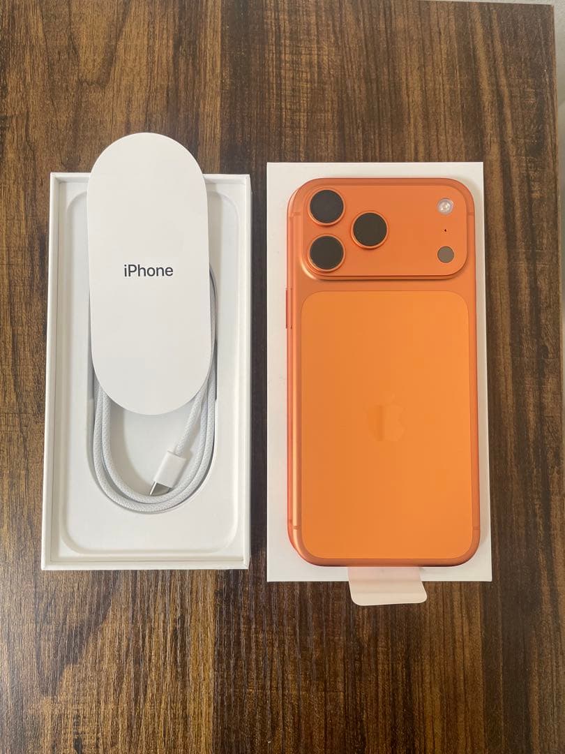 Apple IPhone17 ProMax -256GB -コズミックオレンジ