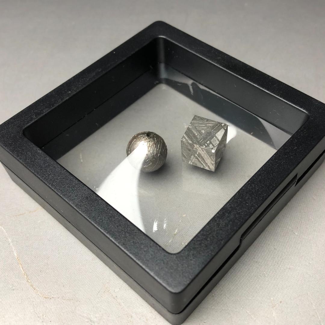 ハ*ル様 アルタイ隕石　 鉄隕石　ギベオン　原石　メテオライト 球体と立方体のセ