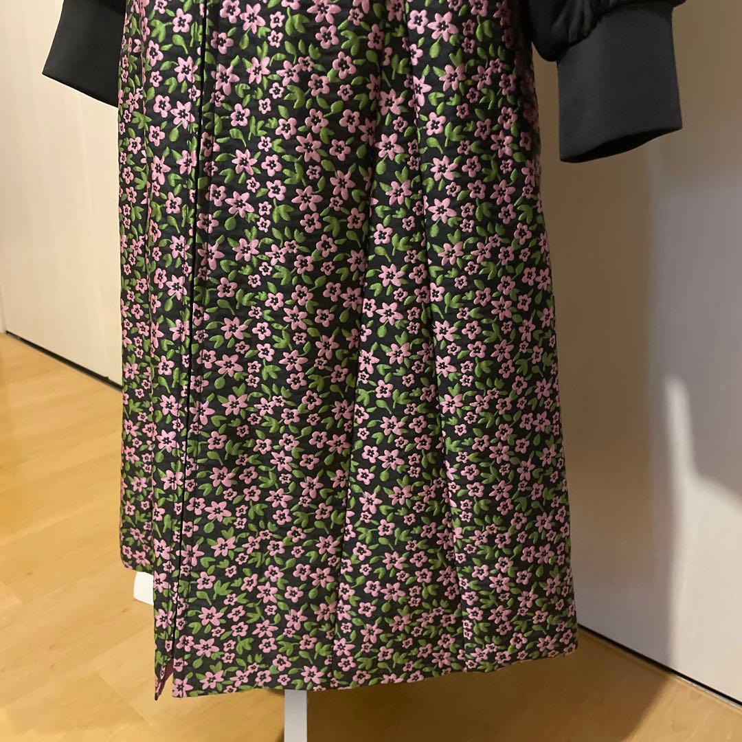 新品タグ付き　スーパービューティー☆ 花柄ジャガード織の袖切替ワンピース