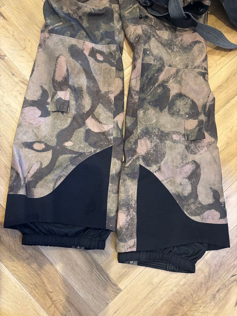 バートン　ak キミー　ビブパンツ　 ゴアテックス　レディース　XSサイズ 美品