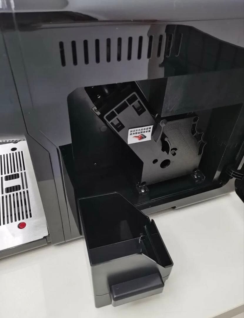 【200v】全自動エスプレッソマシン【ミルク自動泡立て付き】【タッチスクリーン】