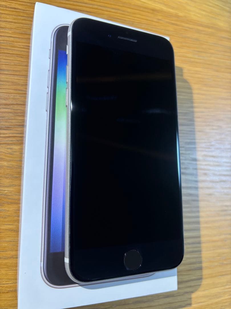 iPhone SE (第3世代) 64gb スターライト 本体