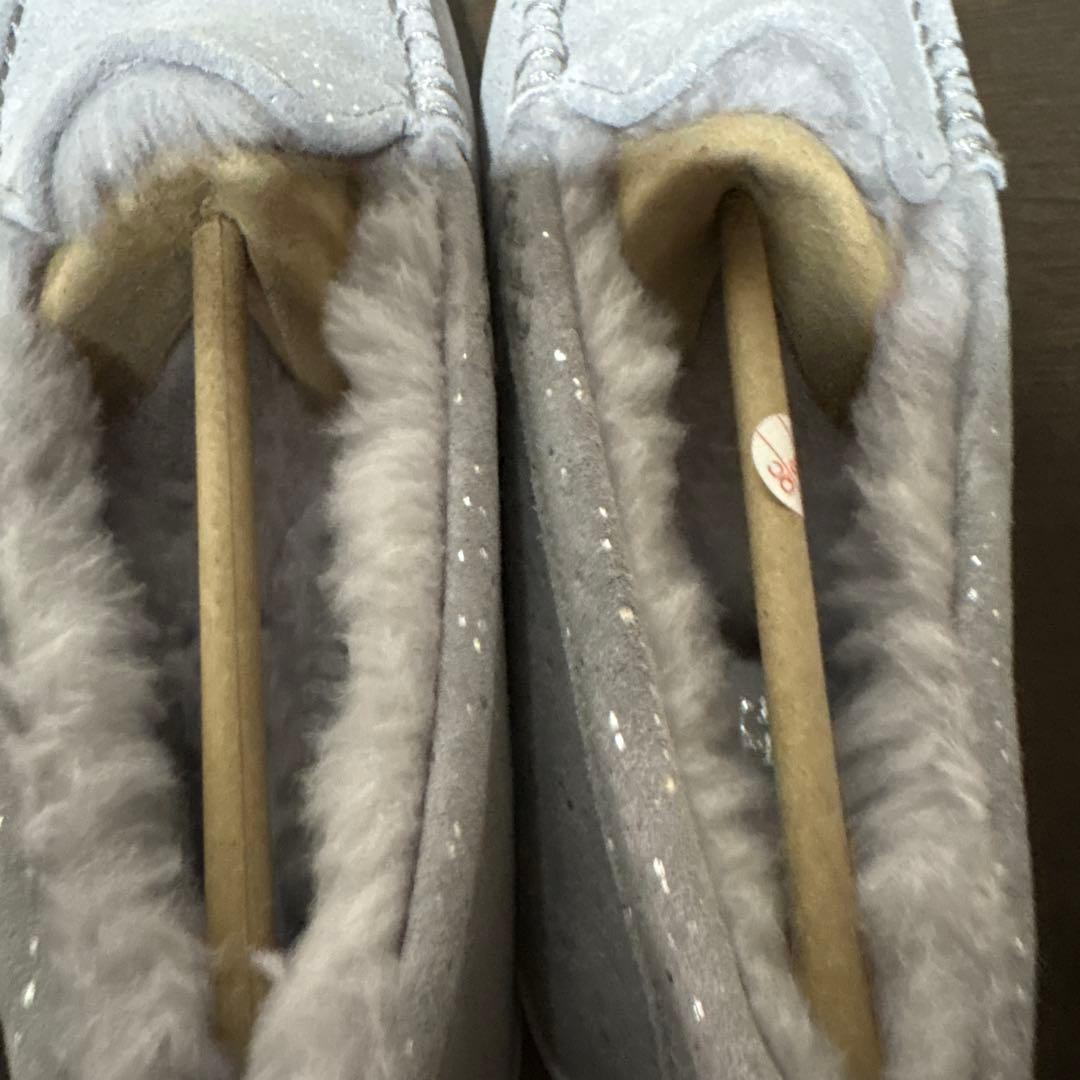 アグ　アンスレー　グレー　 スパンコール付き　内側もグレー　 新品未使用