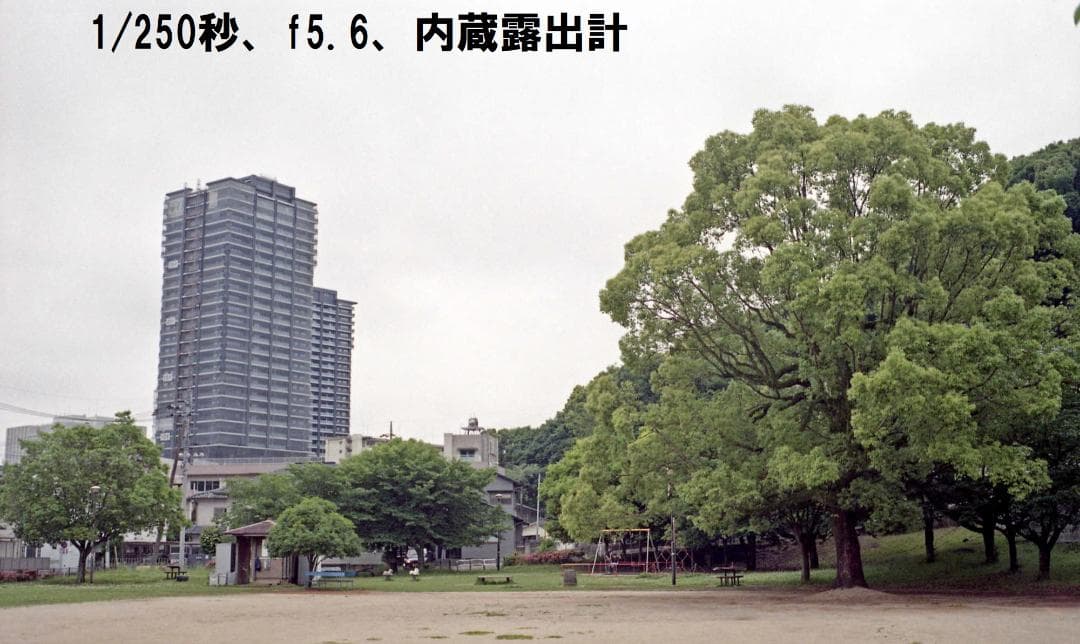 Rollei 35 シンガポール製　テッサー40ミリf/3.5　希少フィルター付