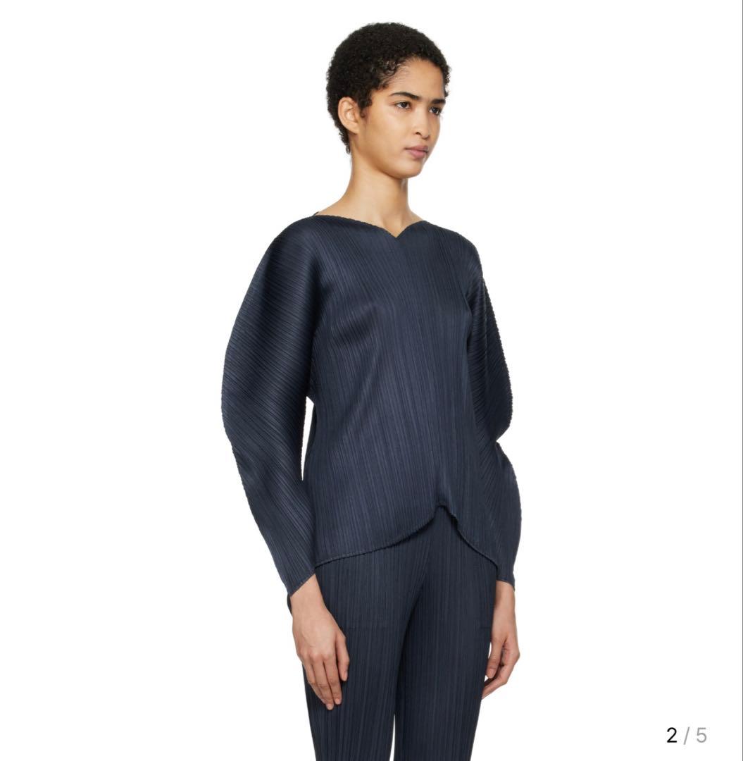 pleats please イッセイミヤケ トップス 3サイズ ネイビー