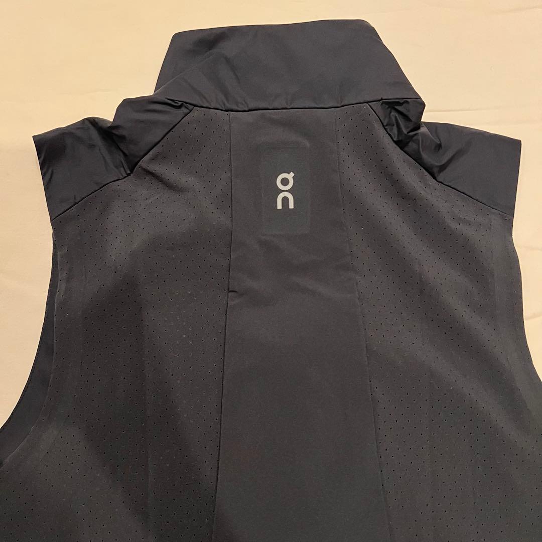 On Weather vest ランニングベスト　黒色　Sサイズ