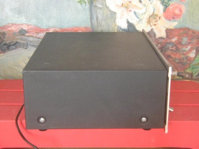 ★ＳＯＮＹ製ＳＴ－5150D、ＦＭステレオ、ＡＭチューナーです。枠に劣化あり。