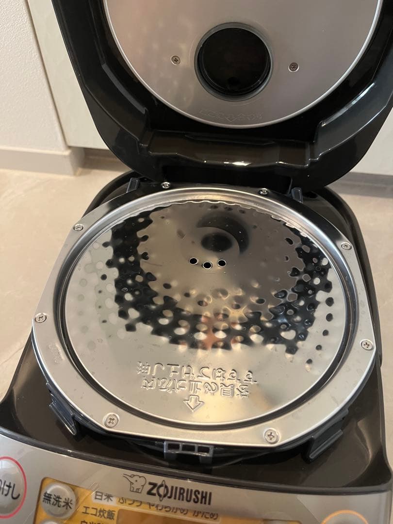 美品　2023年製　象印 多機能炊飯器 NW-HA10 シルバー