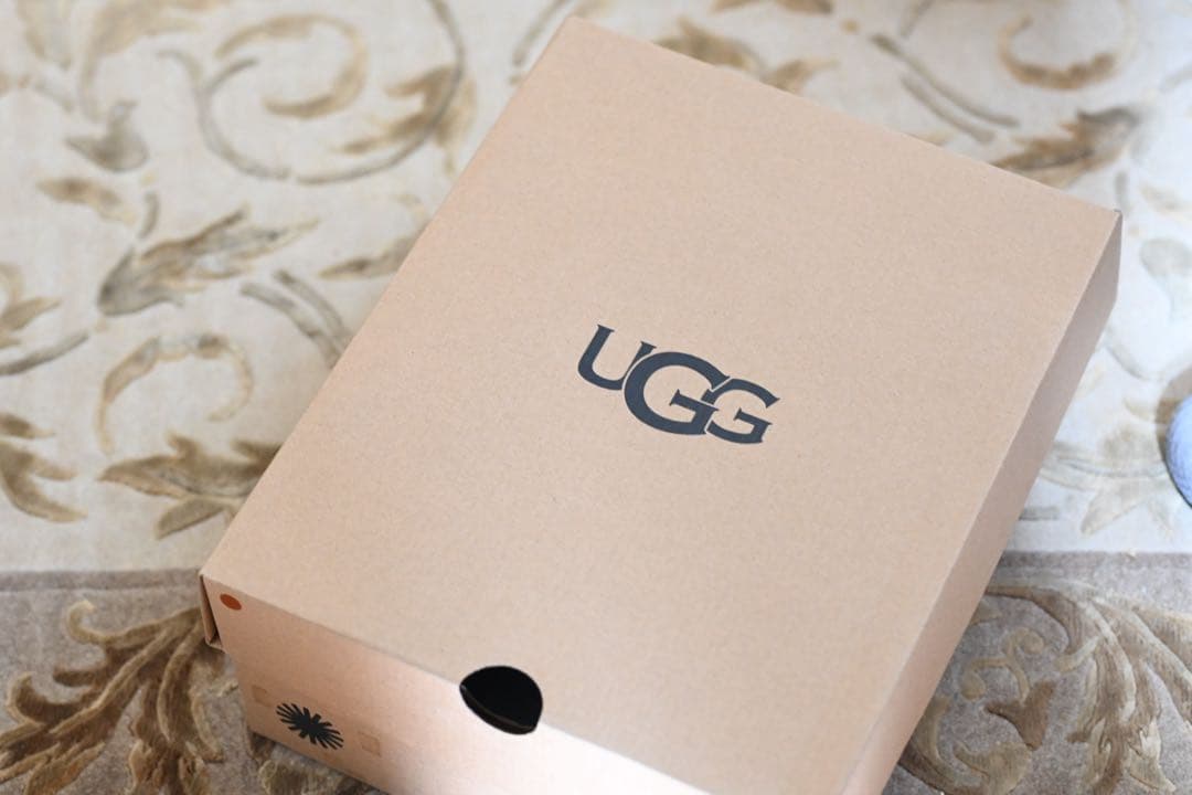 極美品　UGG グレー ムートンブーツ