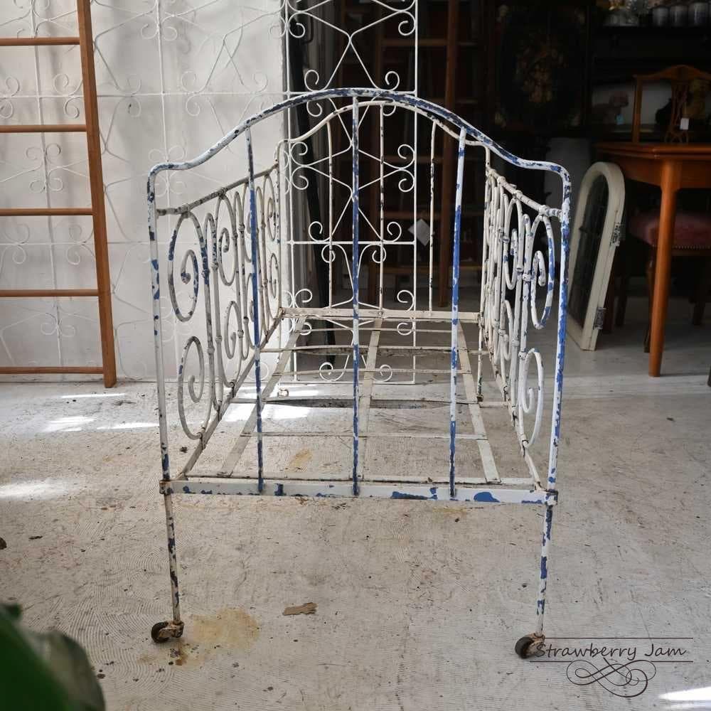 L3710-90 フランスアンティーク アイアン ガーデニング ベビーベット