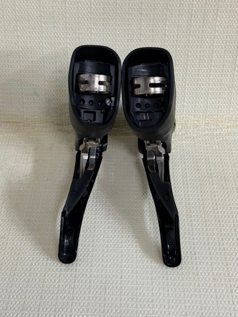 ST-5700 105 10s STIレバー 左右セット　シマノ