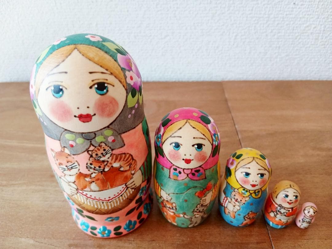 【LYH058】 北欧ロシア雑貨、マトリョーシカ【3匹の猫】リューバ作