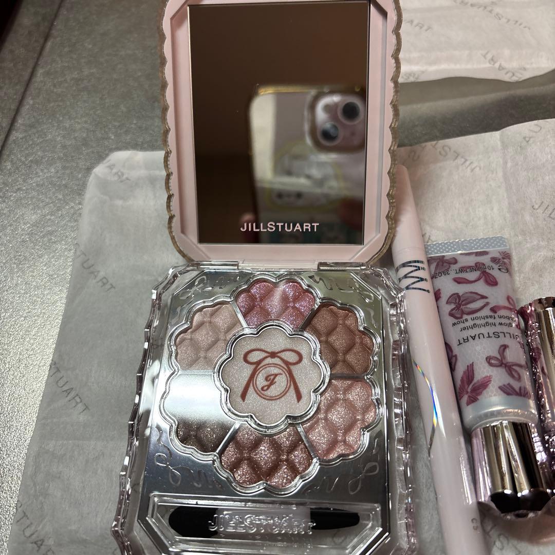 ジルスチュアート　2025 クリスマスコフレ　リボンファッションショー