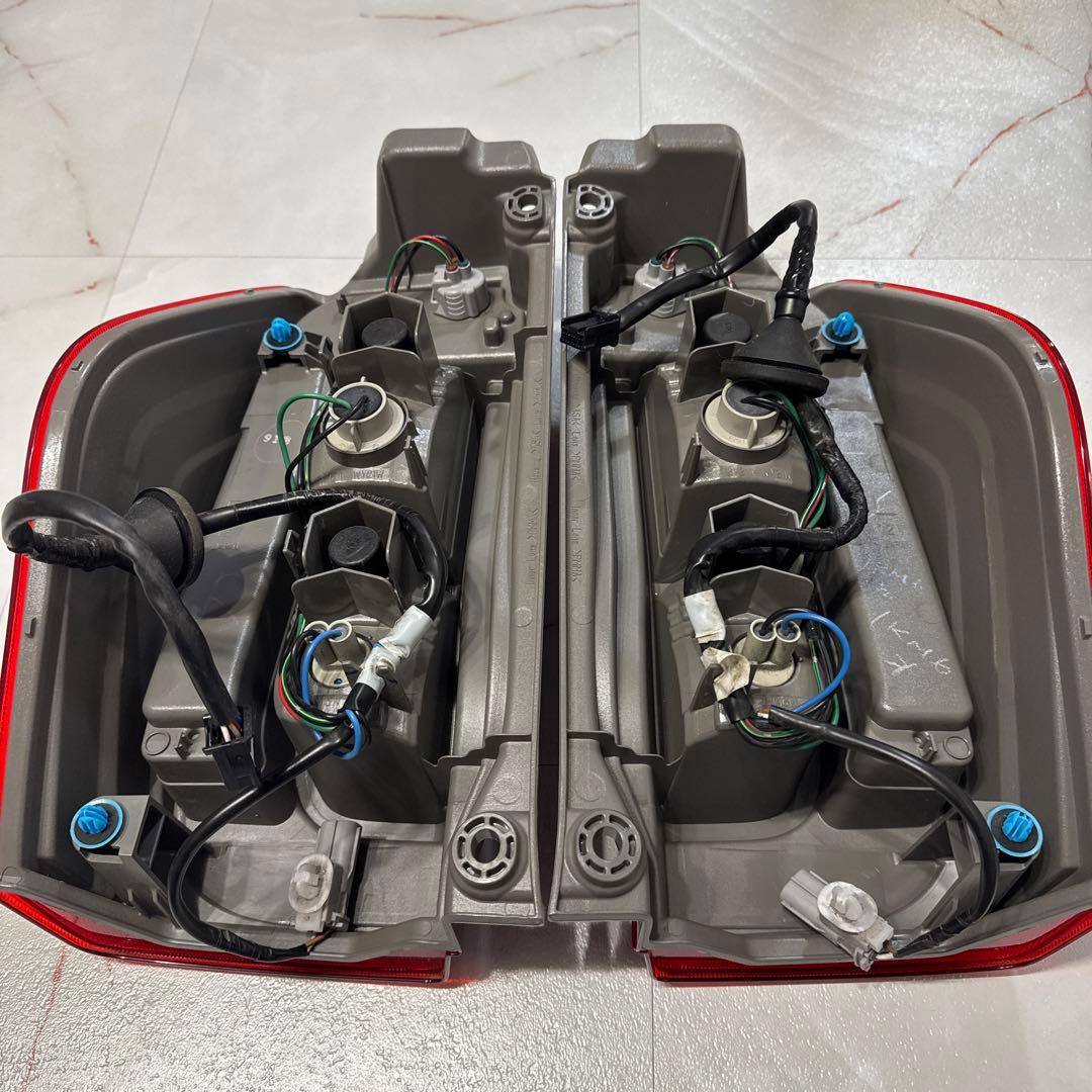 LA600S タント テールランプ 左右セット