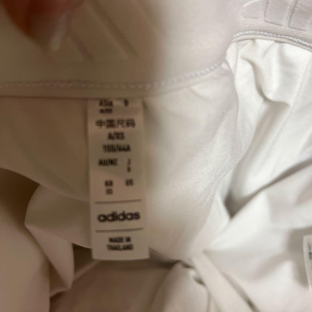 adidas レディース セットアップ　ホワイト